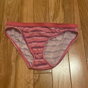 Brandys fruit of the loom size is eight color is pink